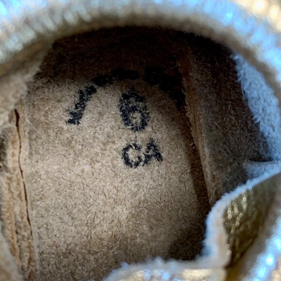 FRESHLY PICKED Gold Baby Moccasins 6 Fringe Leather Soft Sole Infant Moccs Shoes - Picture 6 of 7